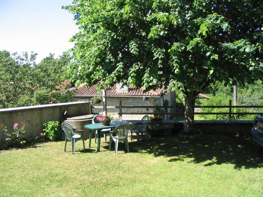 Cottage By The Chateau With Pool In National Parc Les Salles-Lavauguyon Bagian luar foto