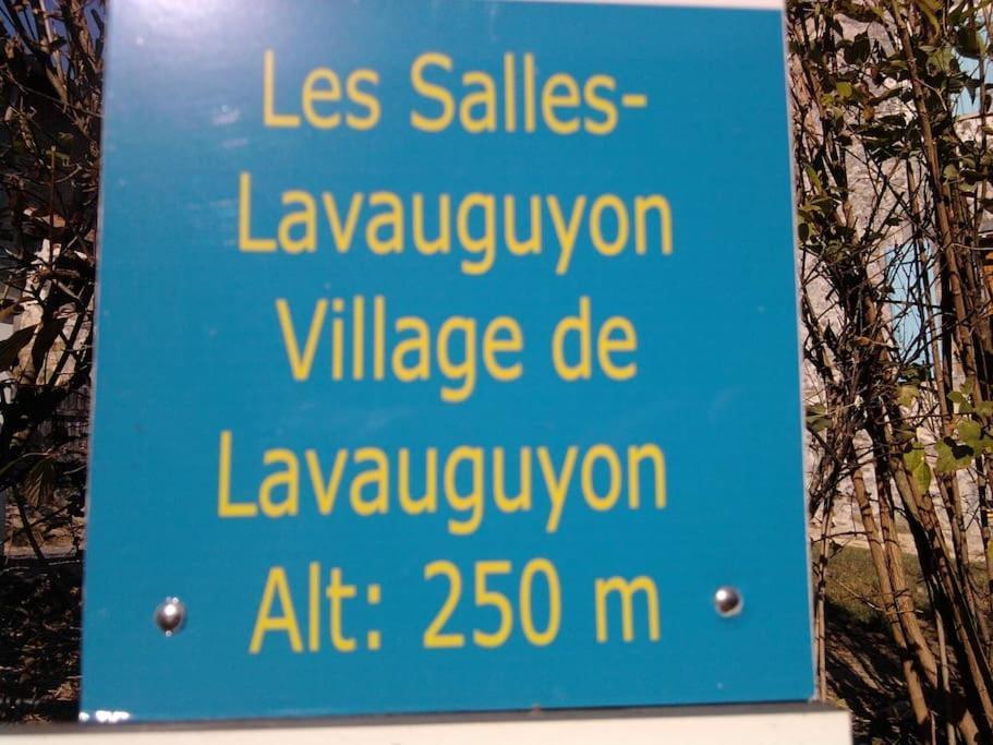 Cottage By The Chateau With Pool In National Parc Les Salles-Lavauguyon Bagian luar foto