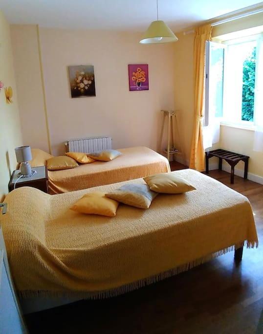 Cottage By The Chateau With Pool In National Parc Les Salles-Lavauguyon Bagian luar foto