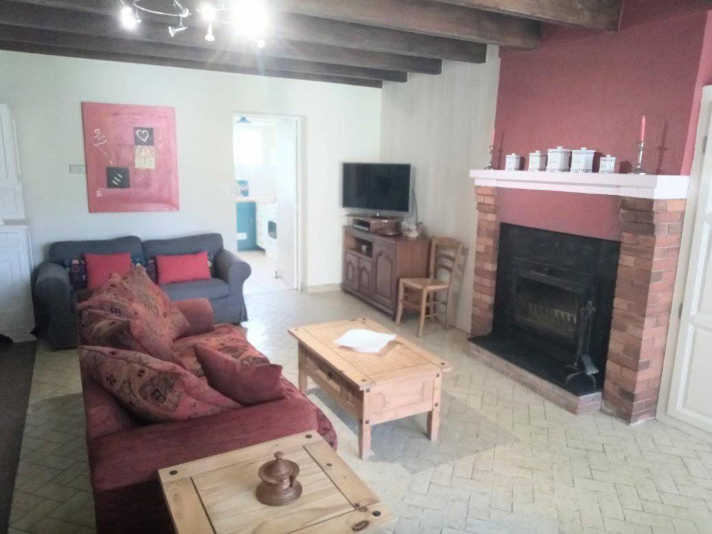 Cottage By The Chateau With Pool In National Parc Les Salles-Lavauguyon Bagian luar foto