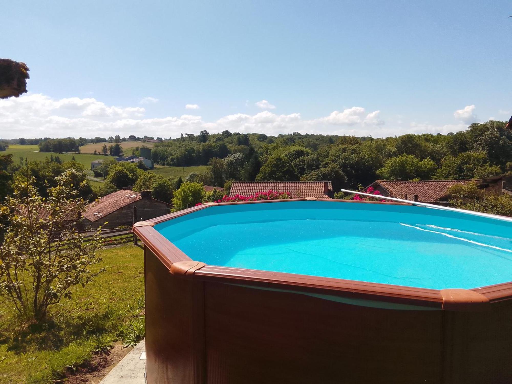 Cottage By The Chateau With Pool In National Parc Les Salles-Lavauguyon Bagian luar foto